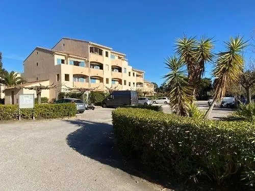 Appartement 2 Pieces 4 Couchages A La Londe Les Maures Lal150-091 0*, La Londe-les-Maures France